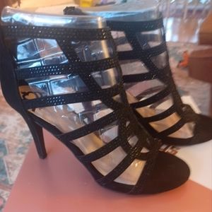 Fergalicious by Fergie NIB 7.5 glam black heels